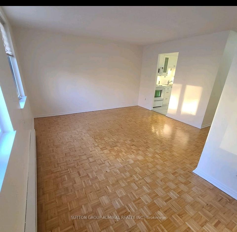 5128A Dundas Street W #1, Toronto W08, ON M9A 1C2