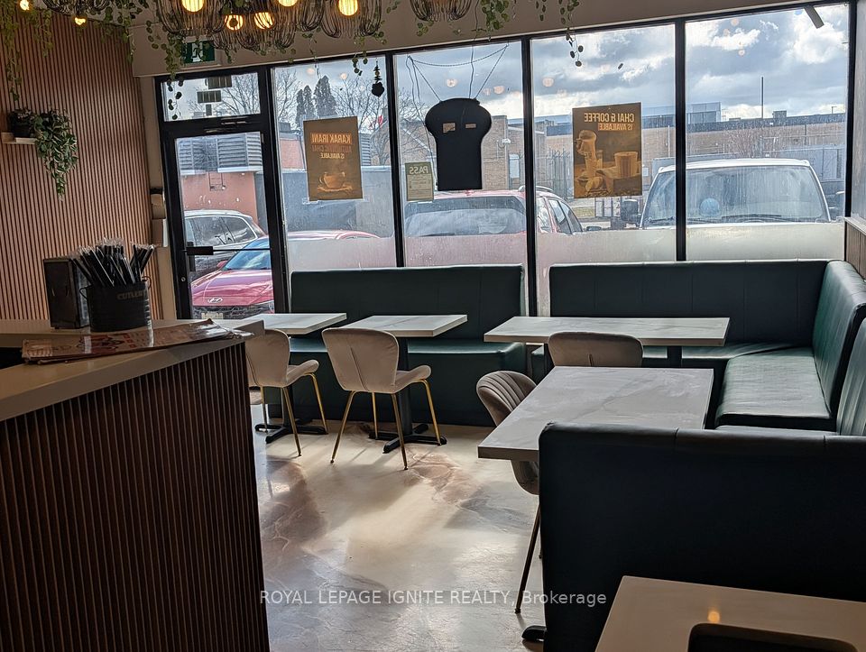 2140 Kipling Avenue 6, Toronto W10, ON M9W 4K5