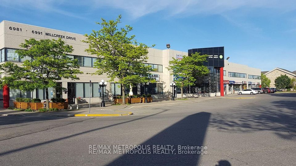 6981 Millcreek Drive 40, Mississauga, ON L5N 6B9