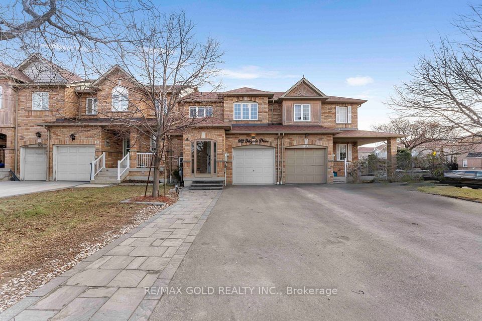 Att/Row/Townhouse at 912 Delgado Drive, Mississauga, ON L5V 2S4, Mississauga