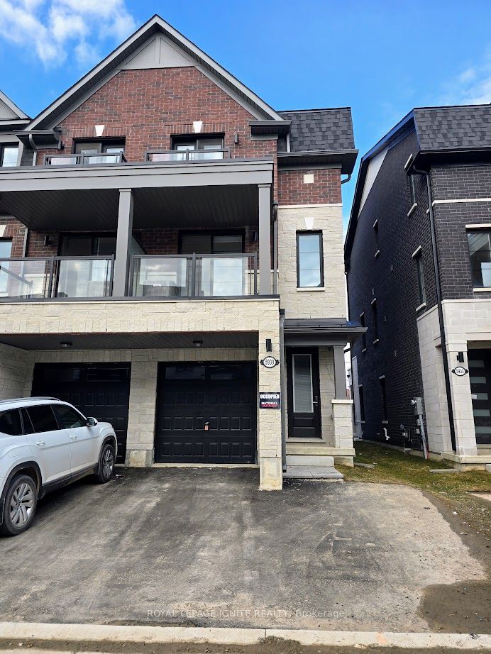 Att/Row/Townhouse at 5939 Saigon Street, Mississauga, ON L5V 0E9, Mississauga