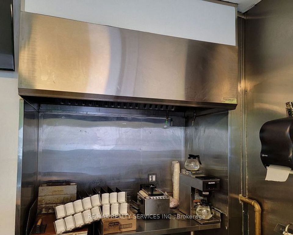 6435 Dixie Road 10, Mississauga, ON L5T 1A4