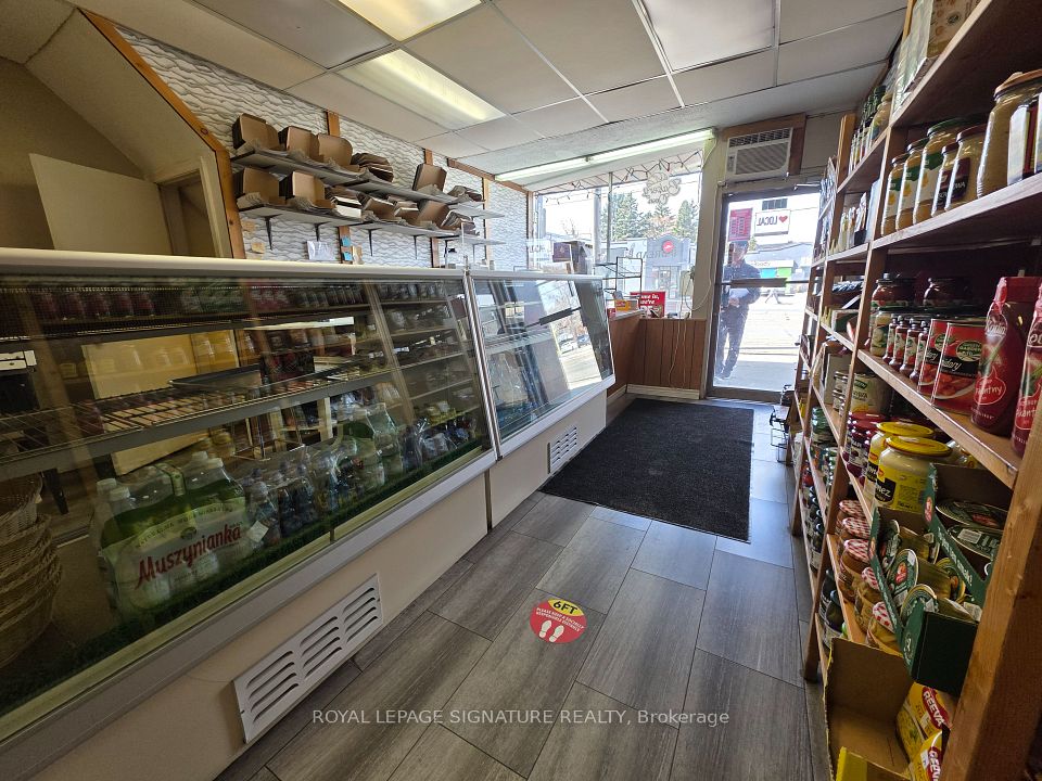 2783 Lake Shore Boulevard W 11, Toronto W06, ON M8V 1H4