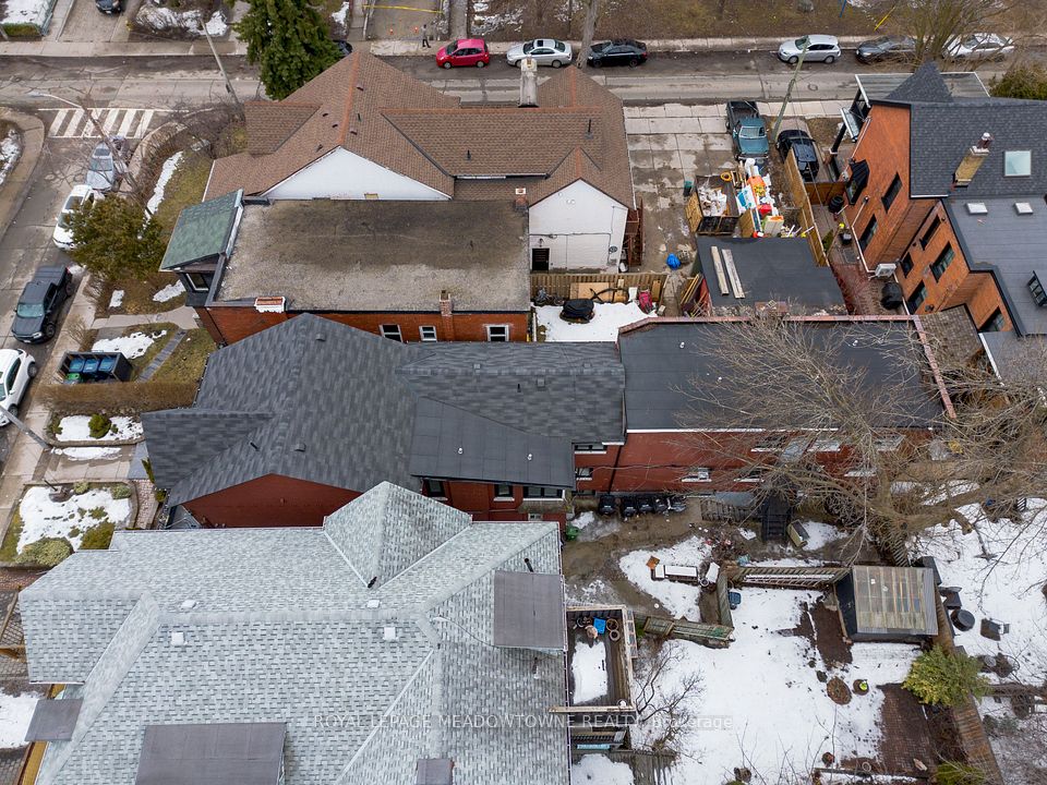 70 Melbourne Avenue, Toronto W01, ON M6K 1K7