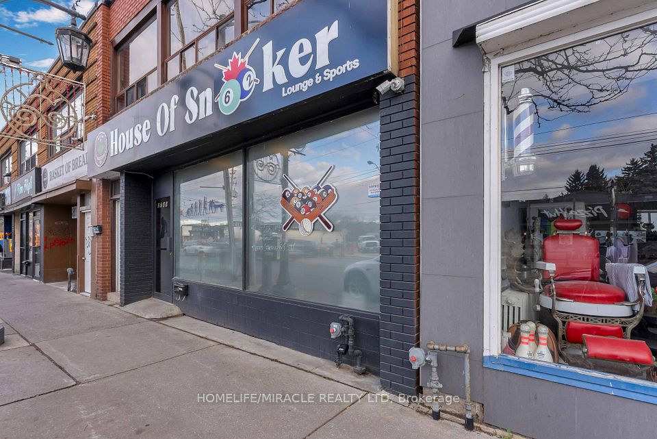 2789 Lakeshore Boulevard W, Toronto W06, ON M8V 1H4