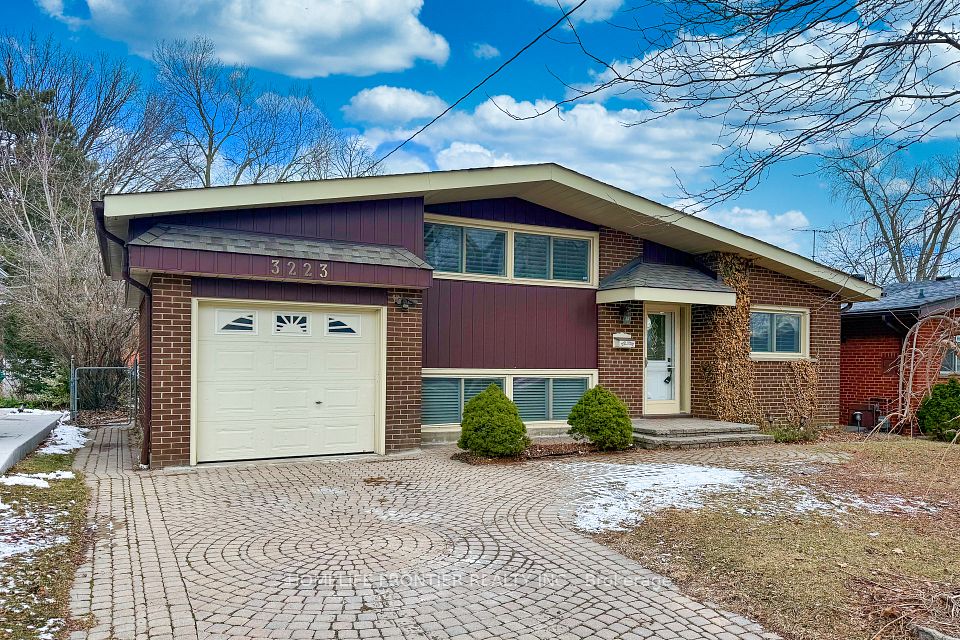 3223 Constitution Boulevard, Mississauga, ON L4Y 2Z1 at 3223 Constitution Boulevard, Mississauga, ON L4Y 2Z1, Mississauga, ON, L4Y 2Z1