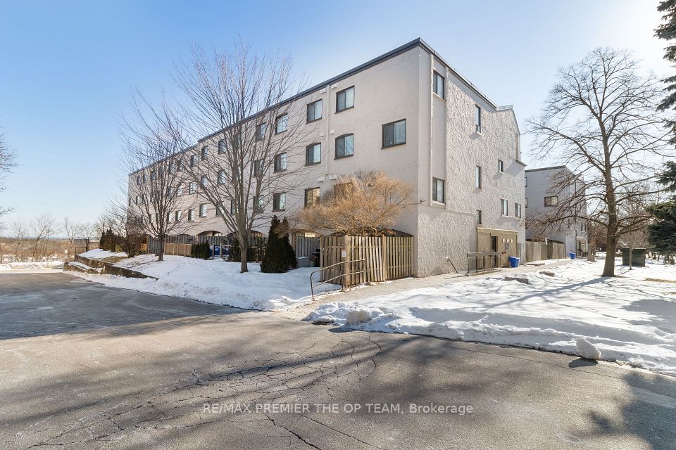 1016 Falgarwood Drive 37, Oakville, ON L6H 2P5 at 1016 Falgarwood Drive 37, Oakville, ON L6H 2P5, Oakville, ON, L6H 2P5