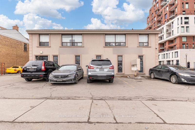 3042 Keele Street, Toronto W05, ON M3M 2H5