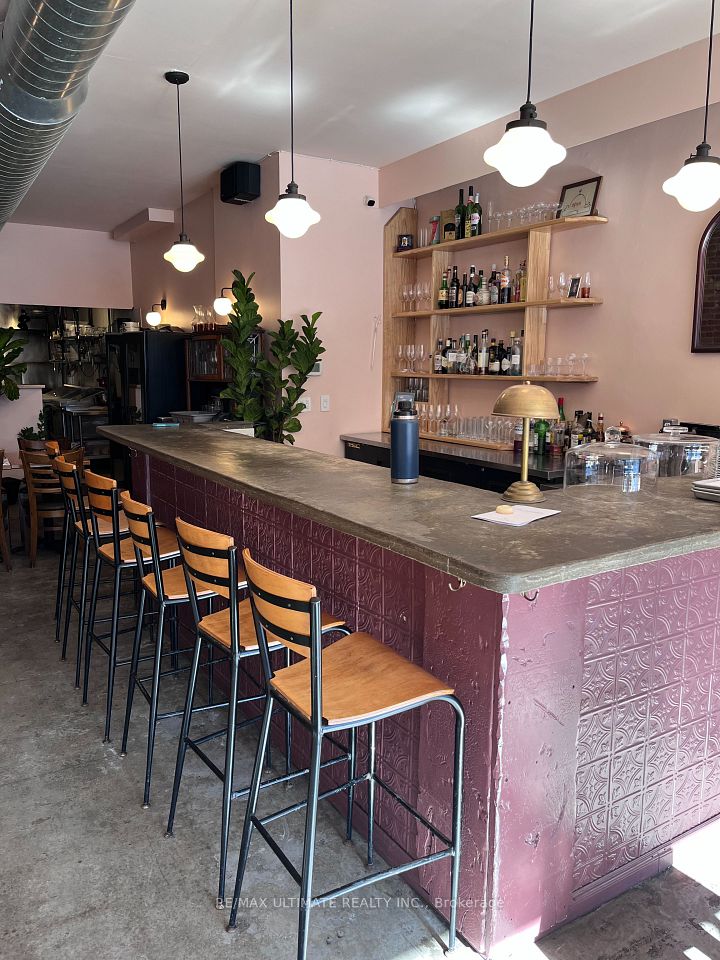 314 Kerr Street, Oakville, ON L6K 3B5