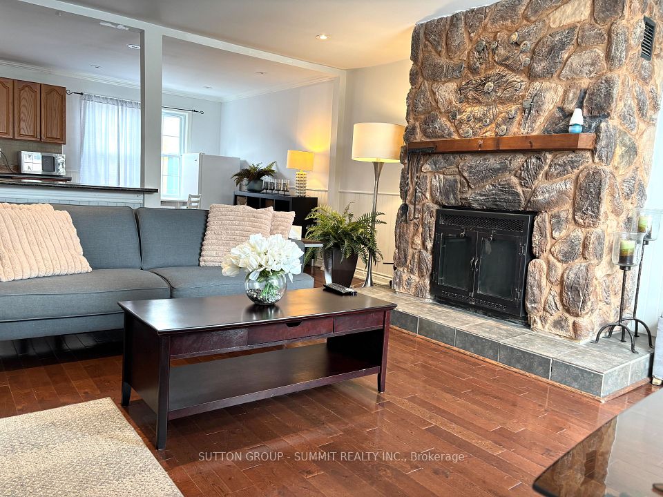 Detached at 2958 KING Street, Caledon, ON L7C 0R3, Caledon