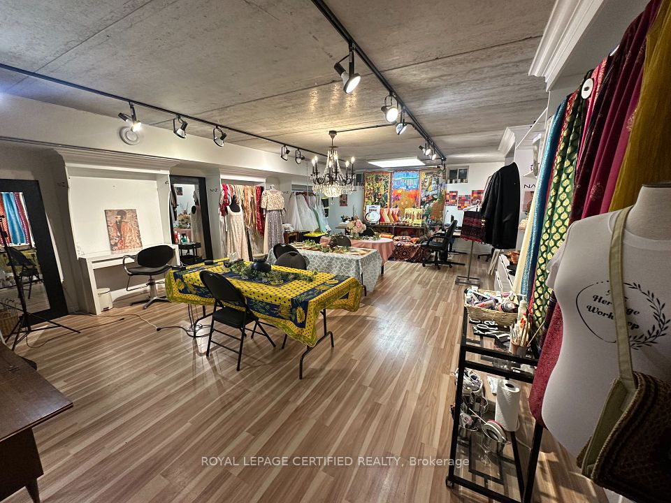 525 Thompson Road 2, Milton, ON L9T 7Z1