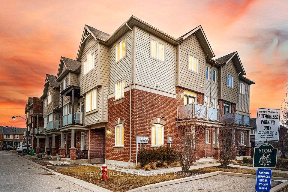 Att/Row/Townhouse at 3 Alnwick Avenue, Caledon, ON L7C 3P5, Caledon