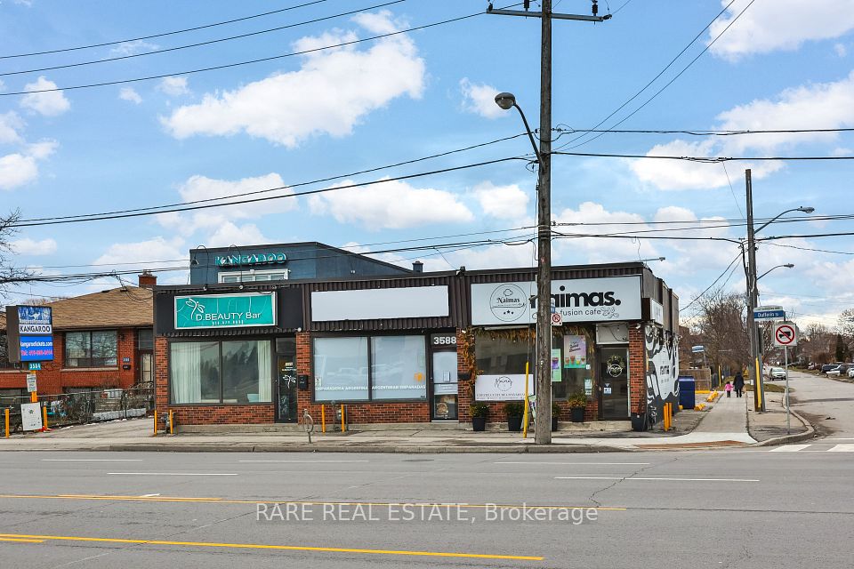 3588 Dufferin Street, Toronto W04, ON M3K 1N1