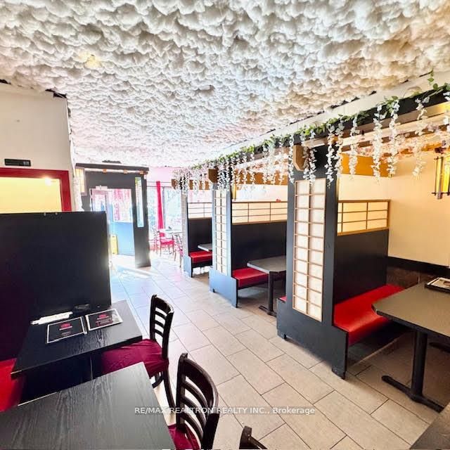 1620 Bloor Street W, Toronto W02, ON M6P 1A7