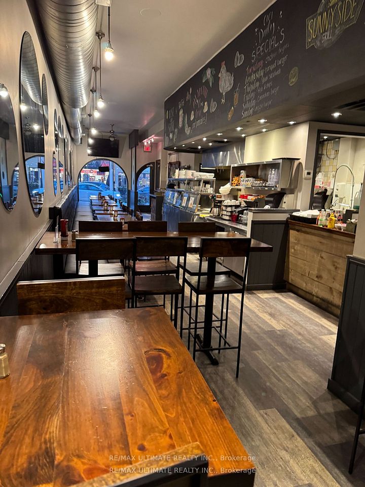 337 Lakeshore Road E, Oakville, ON L6J 1J4