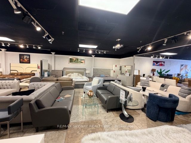 2111 Dunwin Drive 10, Mississauga, ON L5L 3C1