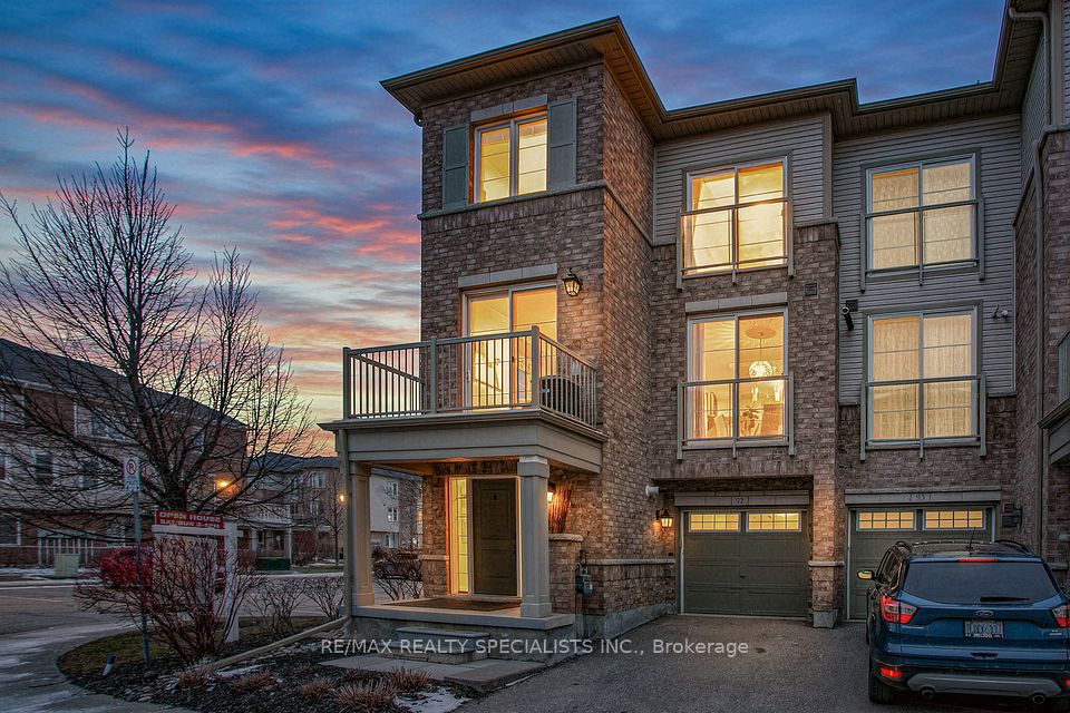 Att/Row/Townhouse at 165 Hampshire Way 92, Milton, ON L9T 8M7, Milton