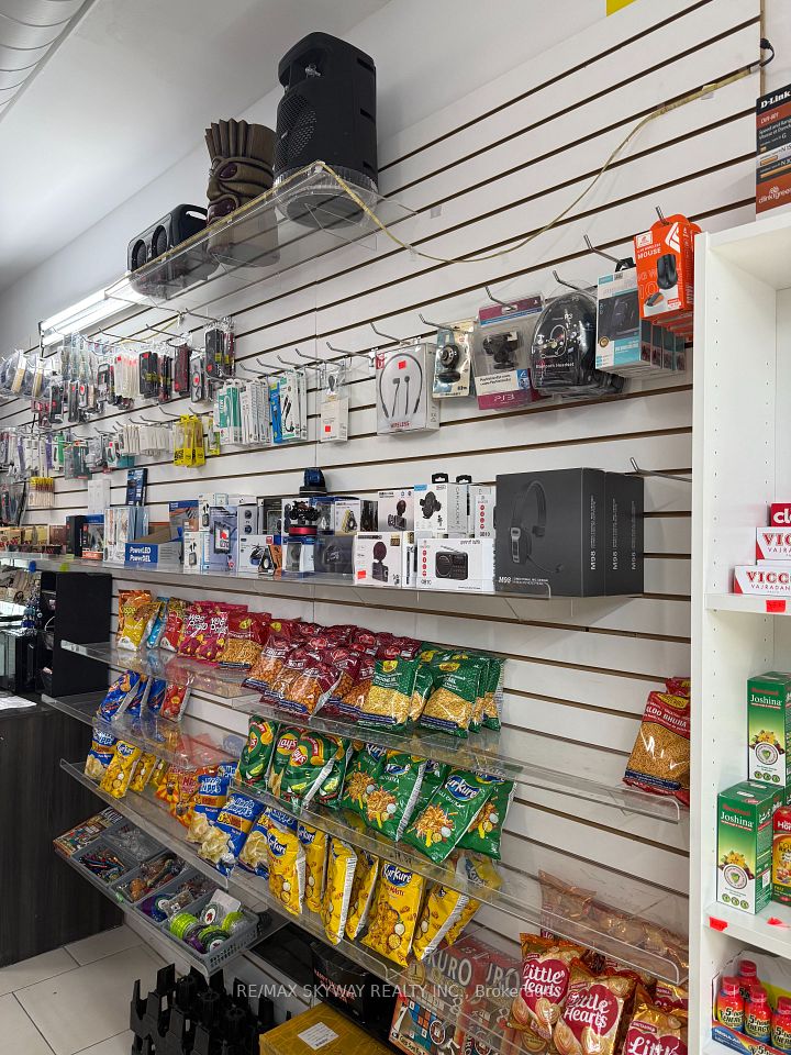 2 Inspire Boulevard 113, Brampton, ON L6R 3X8