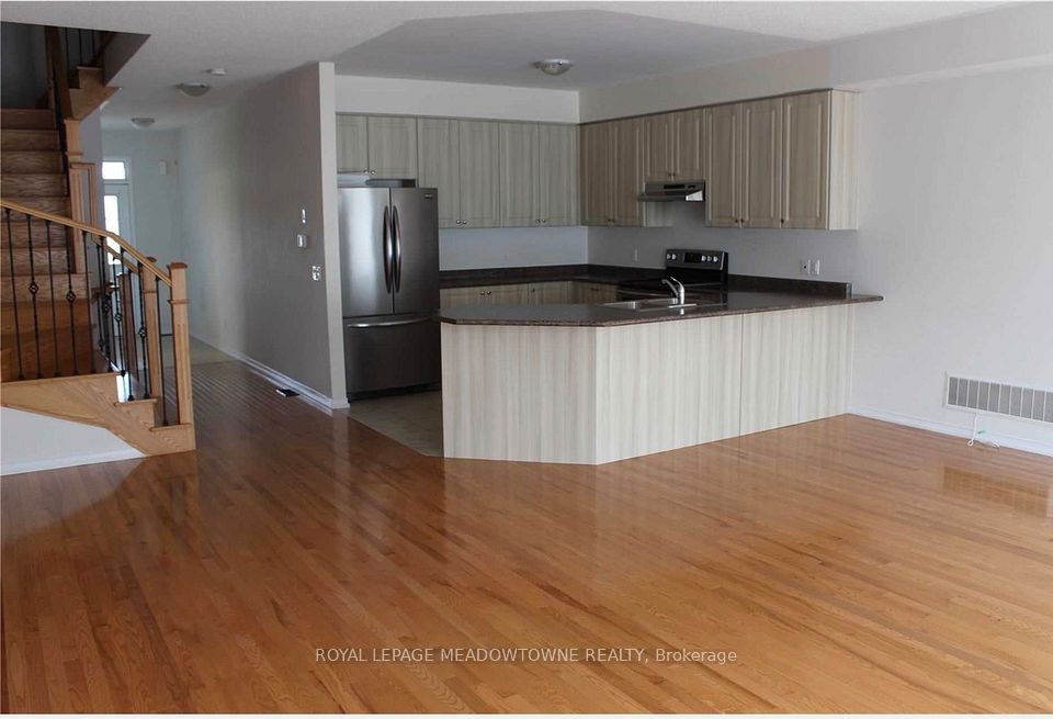 Att/Row/Townhouse at 726 Farmstead Drive, Milton, ON L9T 7P5, Milton