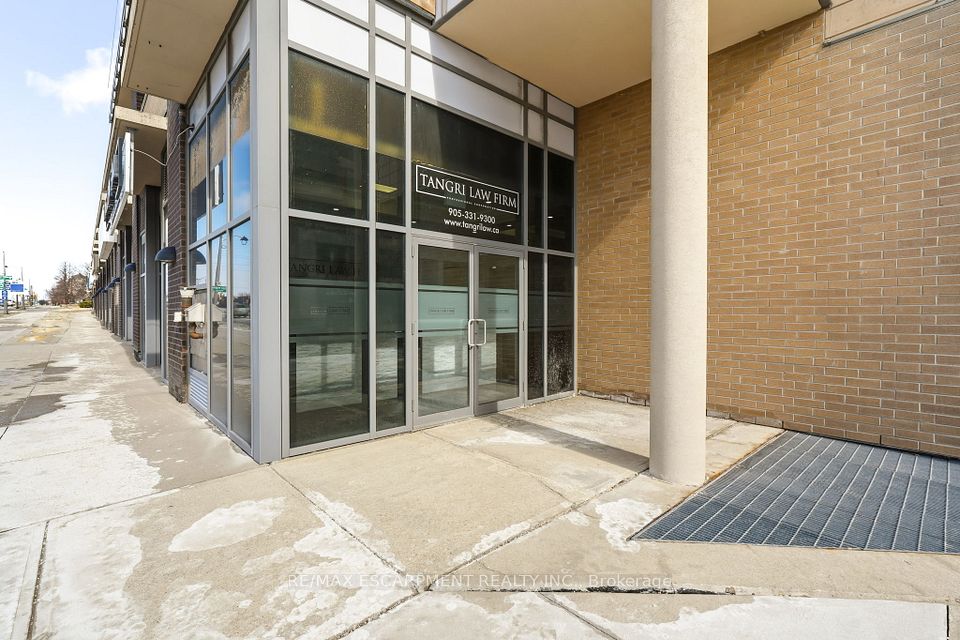 1940 Ironstone Drive 15, Burlington, ON L7L 0E4