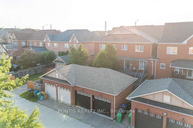 Att/Row/Townhouse at 3452 Eglinton Avenue W, Mississauga, ON L5M 7P4, Mississauga