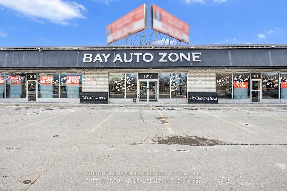 1015 Finch Avenue W, Toronto W05, ON M3J 2C7