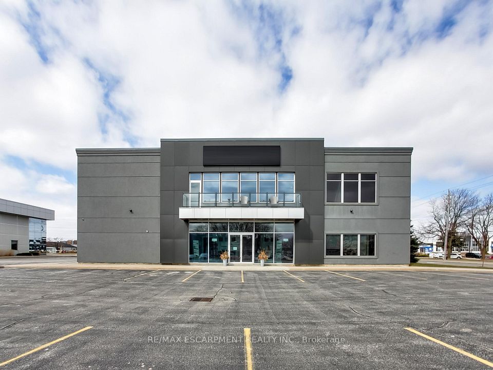 3170 Harvester Road 103, Burlington, ON L7N 3W8
