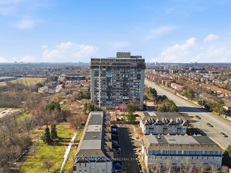 880 Dundas Street W 1604, Mississauga, ON L5C 4H3 at 880 Dundas Street W 1604, Mississauga, ON L5C 4H3, Mississauga, ON, L5C 4H3