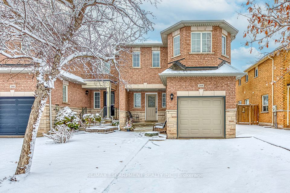 Att/Row/Townhouse at 2468 Newcastle Crescent, Oakville, ON L6M 4P3, Oakville