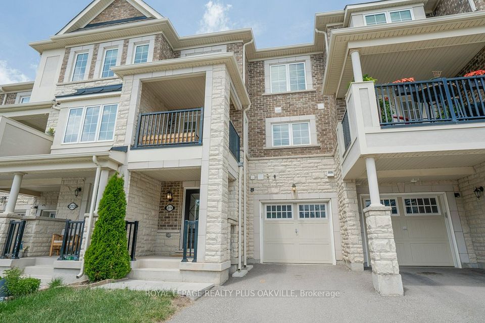 Att/Row/Townhouse at 211 Betsy Drive, Oakville, ON L6M 0V1, Oakville