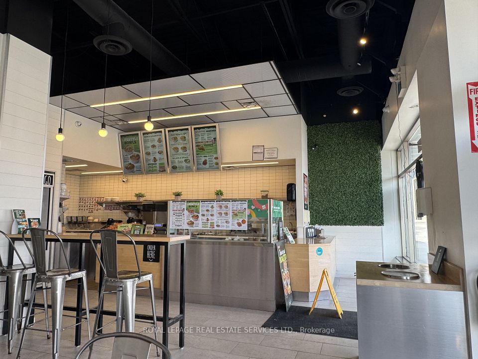 330 DUNDAS Street E, Oakville, ON L6H 6Z9