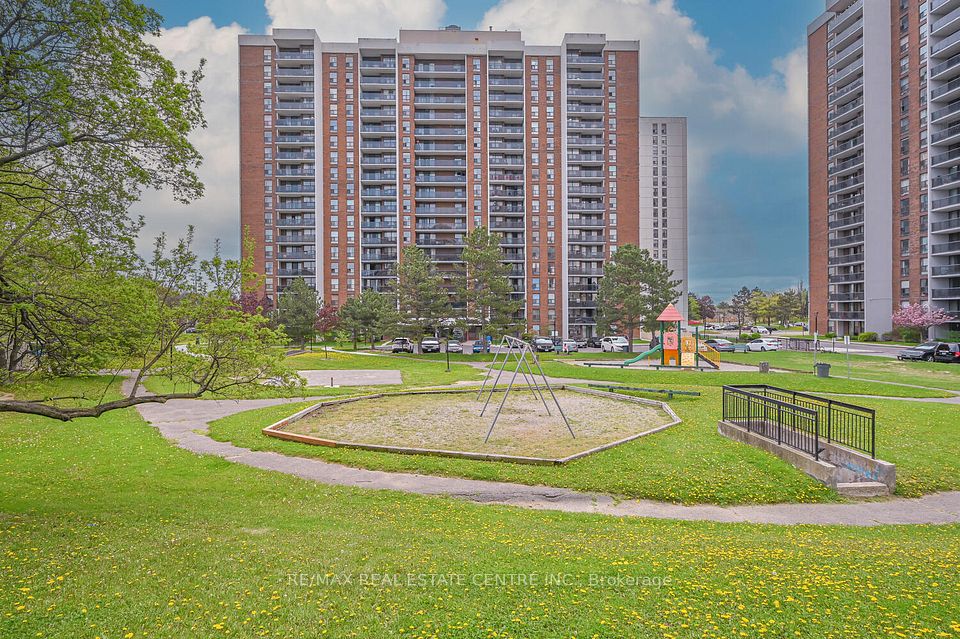 Condo Apartment at 21 Knightsbridge Road 403, Brampton, ON L6T 3Y1, Brampton