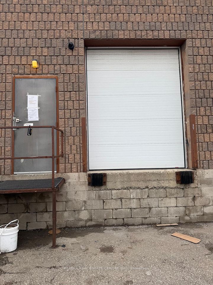 175 Advance Boulevard N 9, Brampton, ON L6T 4J1