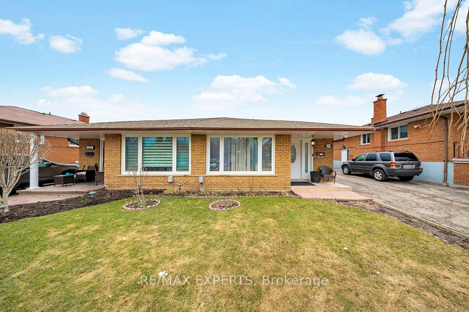 Semi-Detached  at 1149 Shadeland Drive, Mississauga, ON L5C 1P2, Mississauga