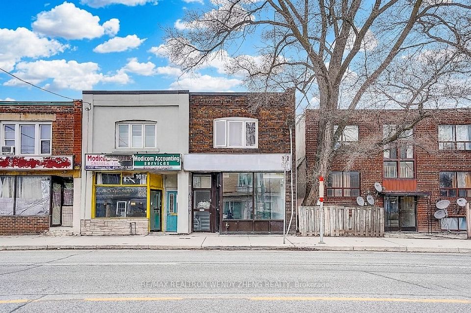 1015 Weston Road, Toronto W04, ON M6N 3R9