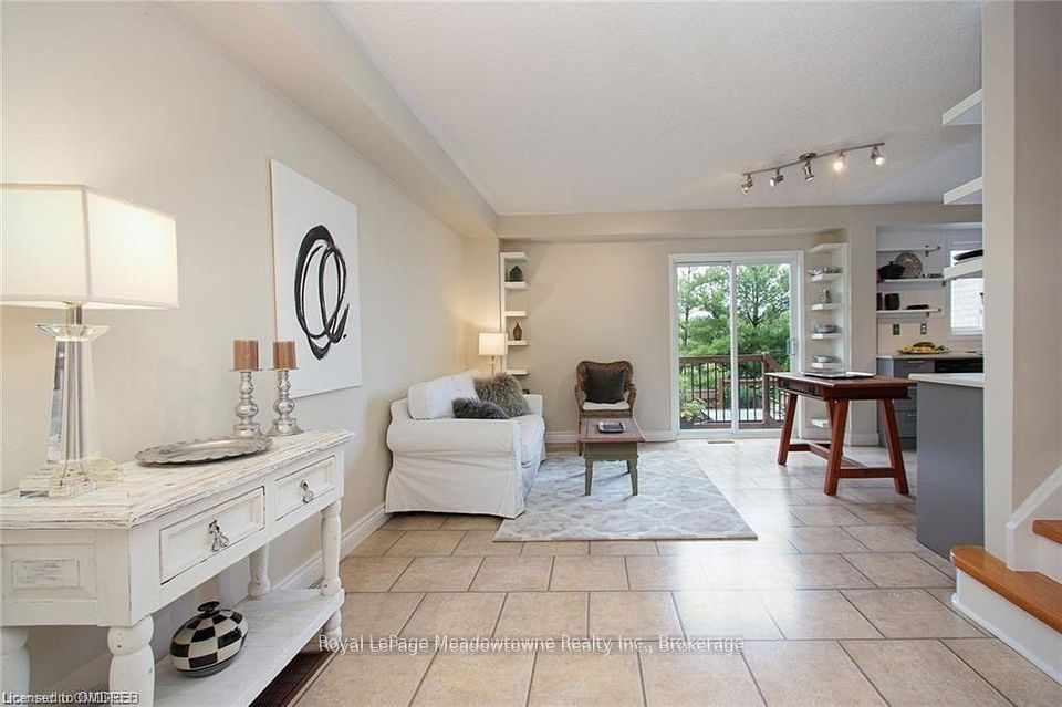 Att/Row/Townhouse at 2131 White Dove Circle, Oakville, ON L6M 3R6, Oakville