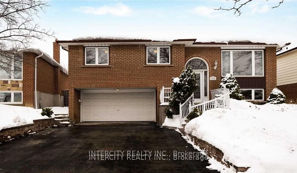 Detached at 308 Centre Street N Upper Level Apartment A, Brampton, ON L6V 2R4, Brampton