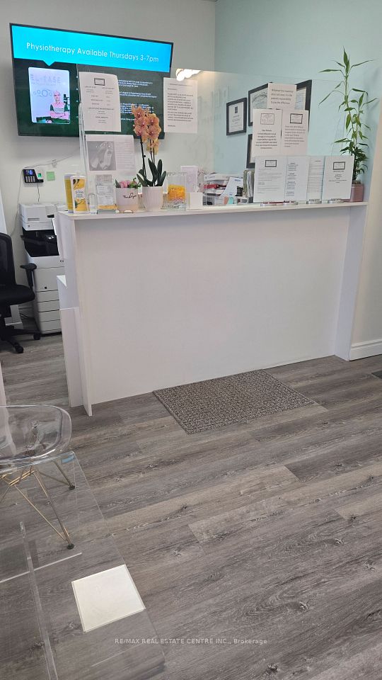 1 Queensgate Boulevard 5, Caledon, ON L7E 2X7