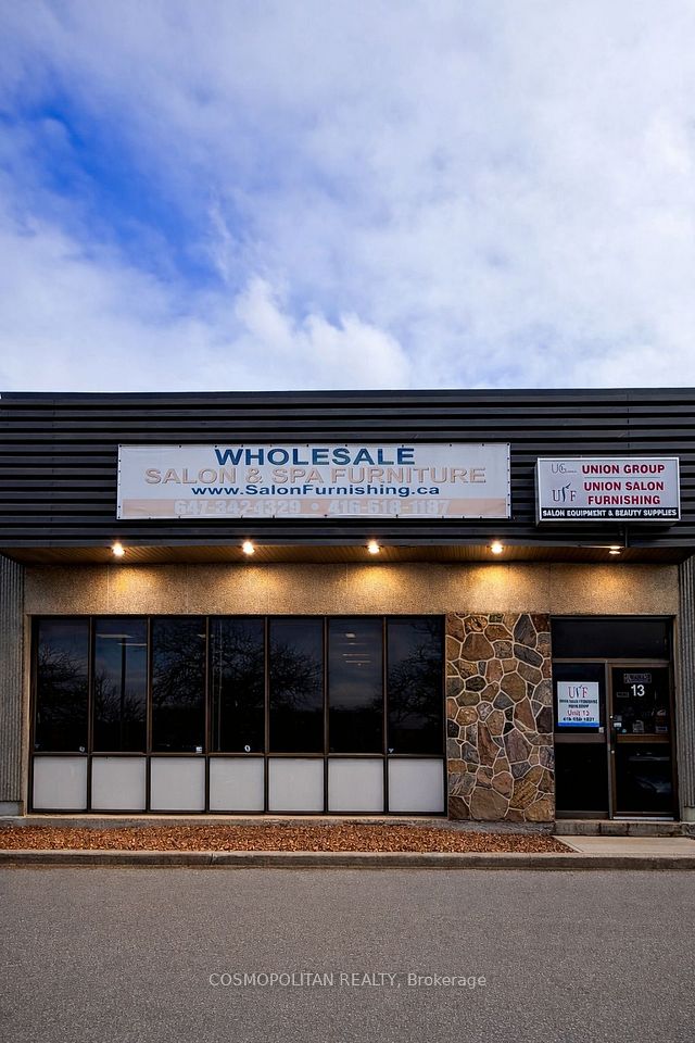 2470 Lucknow Drive, Mississauga, ON L5S 1J9