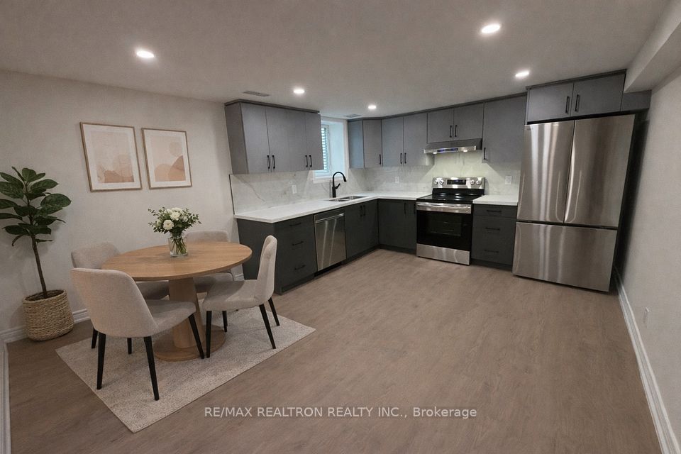 Detached at 5640 Bell Harbour Drive BSMNT, Mississauga, ON L5M 5J3, Mississauga