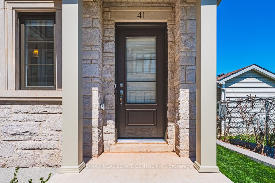 Att/Row/Townhouse at 260 Melody Cmn N/A 41, Oakville, ON L6H 7H2, Oakville