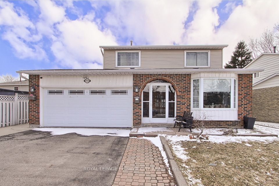 Detached at 243 Centre Street N, Brampton, ON L6V 2R3, Brampton