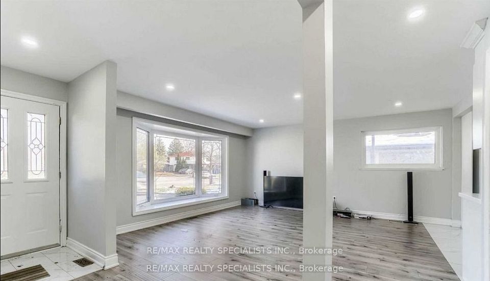 Detached at 13 Allendale Road Upper, Brampton, ON L6W 2Y7, Brampton