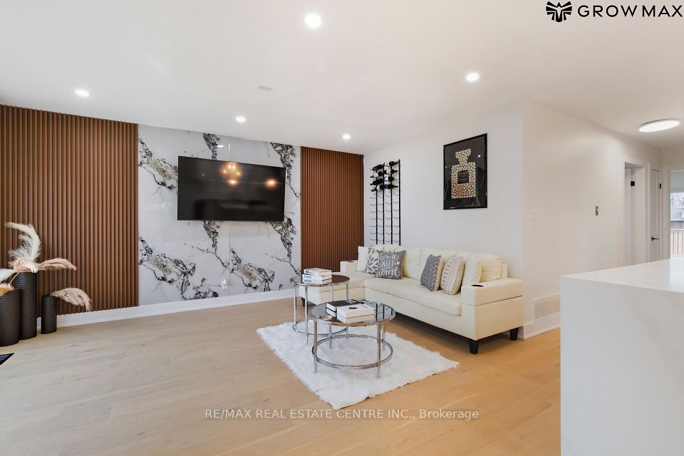 Detached at 1328 Bunnell Drive, Burlington, ON L7P 2E1, Burlington