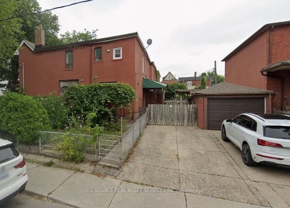 Semi-Detached at 29 Via Italia N/A Lower, Toronto W03, ON M6H 3R4, Toronto W03