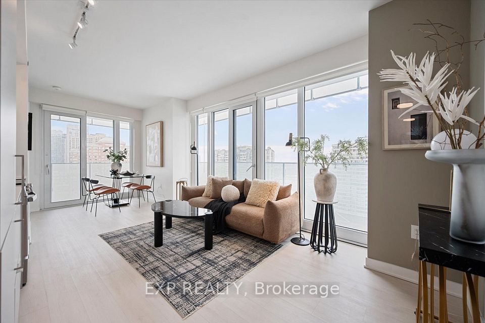 Condo Apartment at 3900 Confederation Parkway 1403, Mississauga, ON L5B 0M3, Mississauga