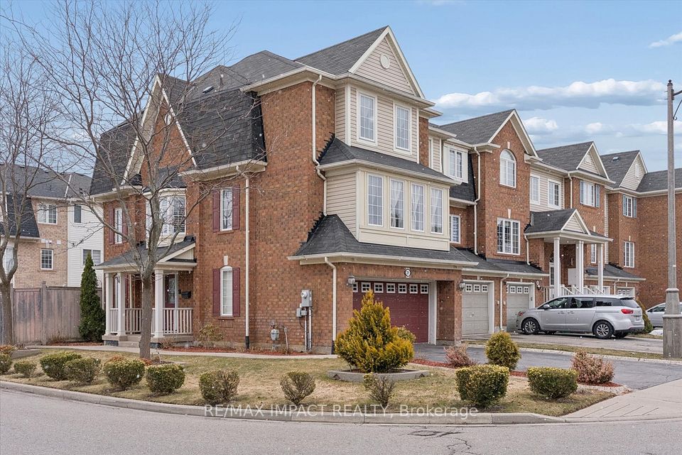 Att/Row/Townhouse at 21 Decker Hollow Circle, Brampton, ON L6X 0K9, Brampton