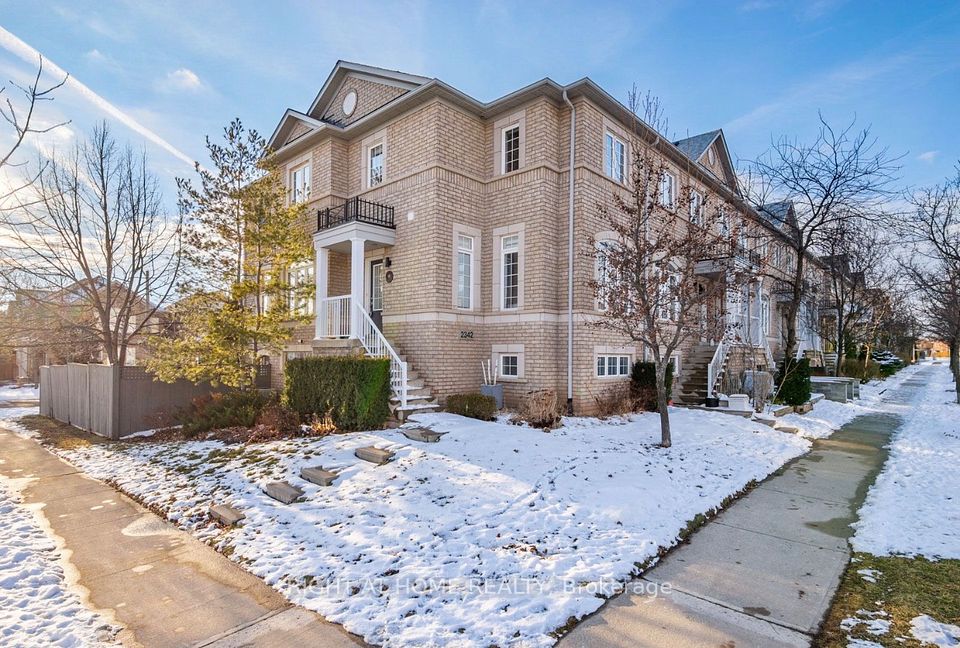 Att/Row/Townhouse at 2342 Sutton Drive, Burlington, ON L7L 6Y8, Burlington