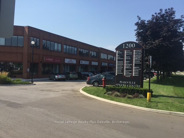 1200 Speers Road 32, Oakville, ON L6L 2X4