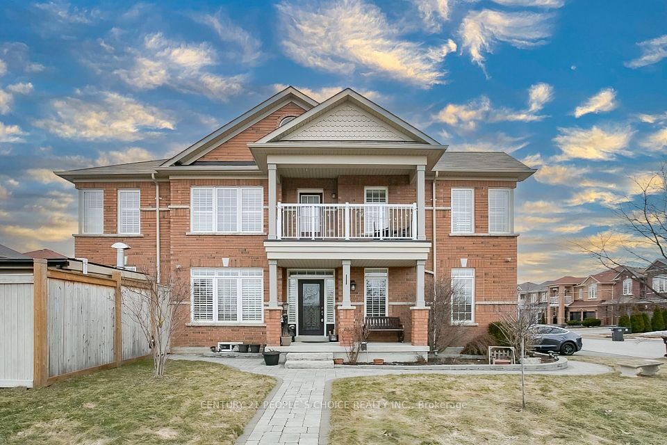 Detached at 33 Accent Circle, Brampton, ON L7A 0L3, Brampton